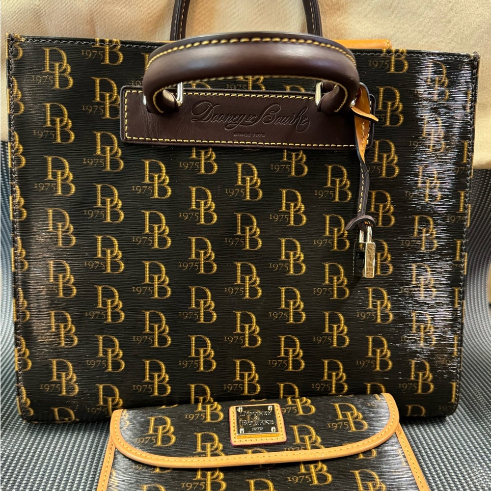 Dooney & Bourke-Vachetta Florentine leather-Satchel Tote Cross & matching wallet